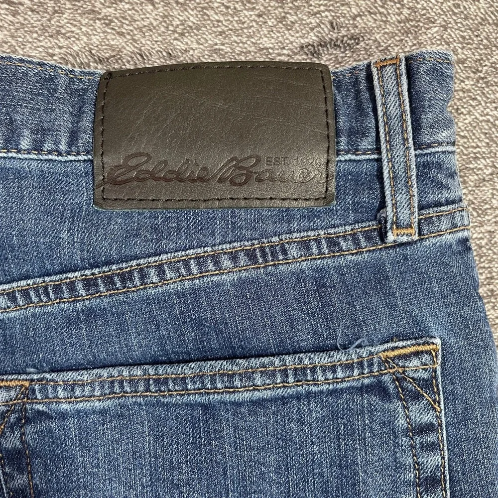 Eddie Bauer Mens Slim Fit Jeans 34x32 Medium Wash Blue Stretch Denim Pants